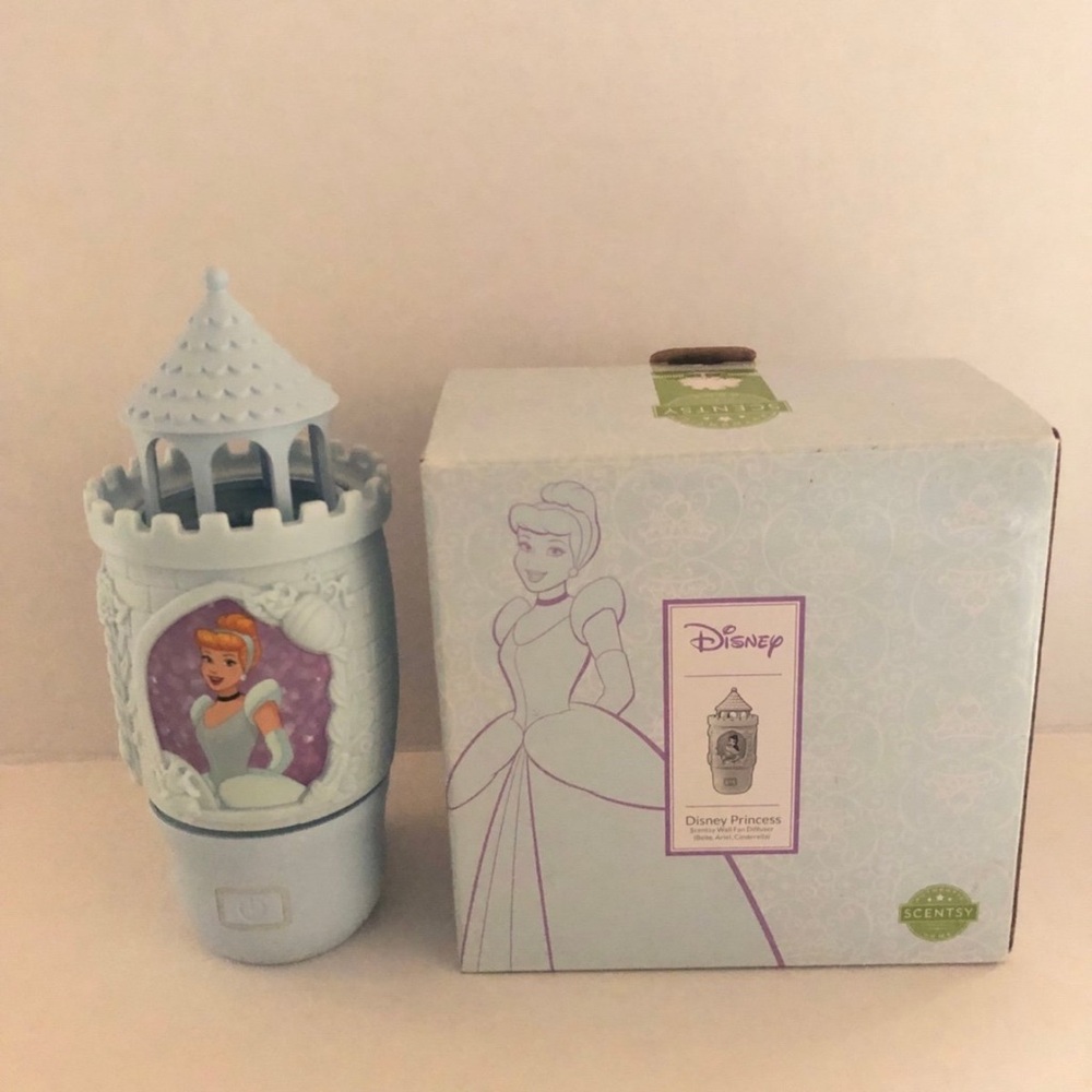Scentsy Disney Princess room diffuser with light